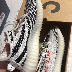 Like new yeezys ZEBRA